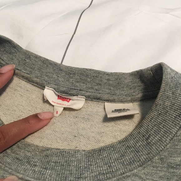Levi Cropped Sweatshirt - Picture 3 of 3